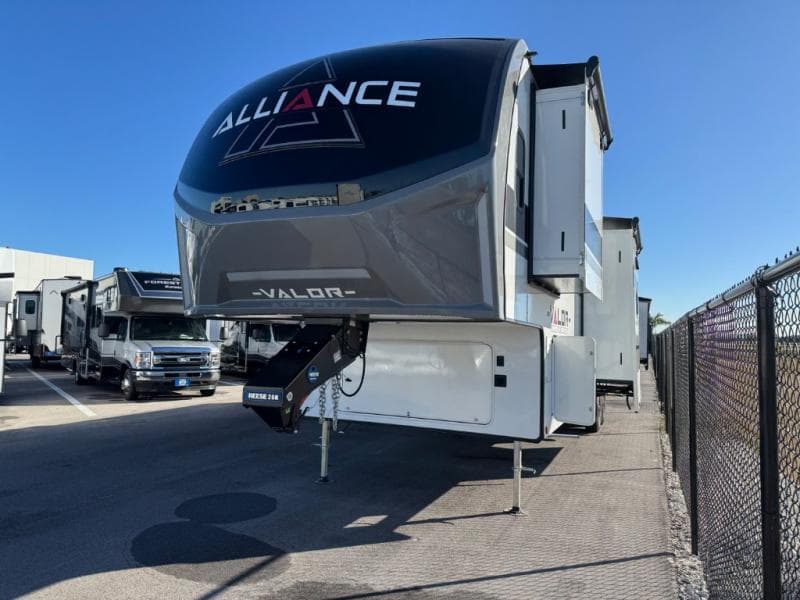 2026 Alliance RV 2026 Alliance RV Valor - thumbnail 3