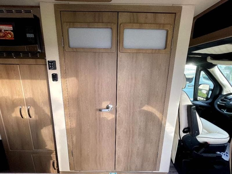 2025 Midwest Automotive Designs 2025 Midwest Automotive Designs Legend - thumbnail 11