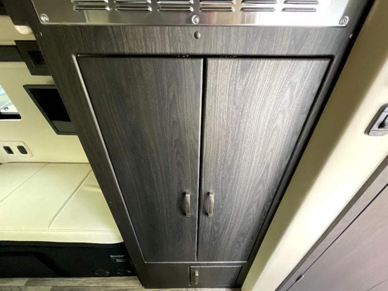 2025 Midwest Automotive Designs 2025 Midwest Automotive Designs Legend - thumbnail 15