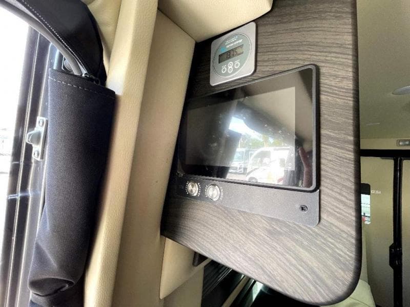 2025 Midwest Automotive Designs 2025 Midwest Automotive Designs Legend - thumbnail 23