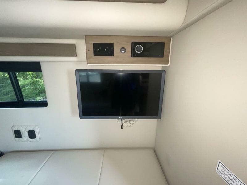 2025 Midwest Automotive Designs 2025 Midwest Automotive Designs Legend - thumbnail 20