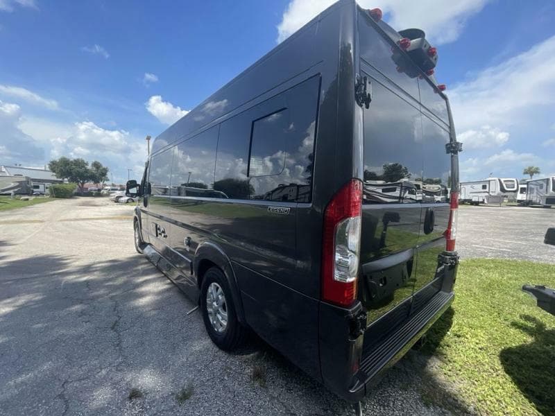 2025 Midwest Automotive Designs 2025 Midwest Automotive Designs Legend - thumbnail 6