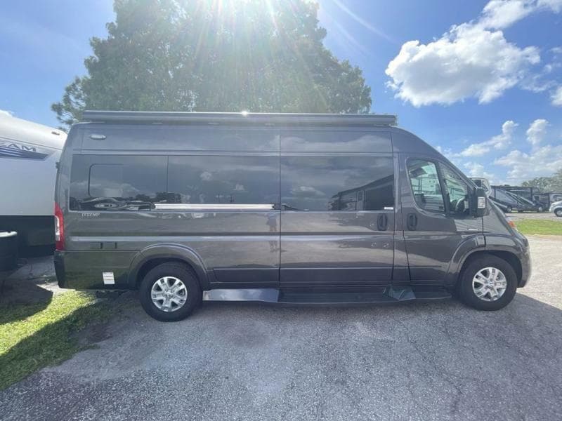 2025 Midwest Automotive Designs 2025 Midwest Automotive Designs Legend - thumbnail 9