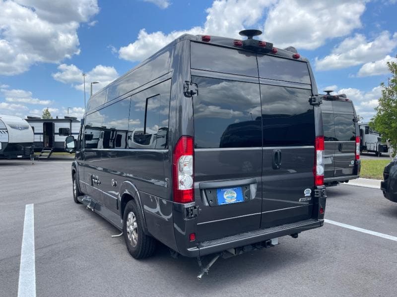 2025 Midwest Automotive Designs 2025 Midwest Automotive Designs Legend - thumbnail 5