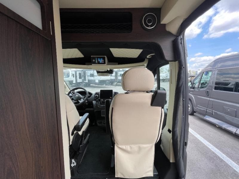 2025 Midwest Automotive Designs 2025 Midwest Automotive Designs Legend - thumbnail 10