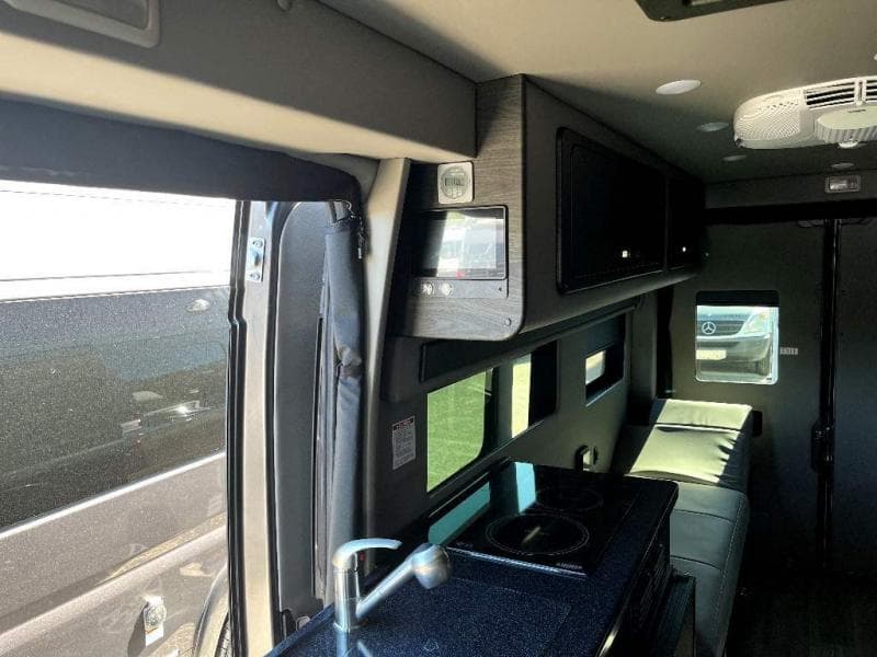 2025 Midwest Automotive Designs 2025 Midwest Automotive Designs Legend - thumbnail 16