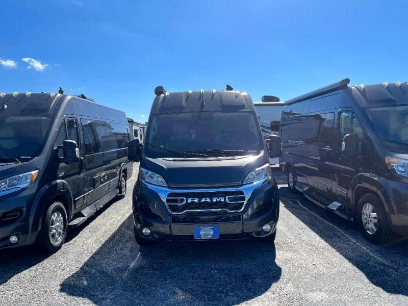 2025 Midwest Automotive Designs 2025 Midwest Automotive Designs Legend - thumbnail 3