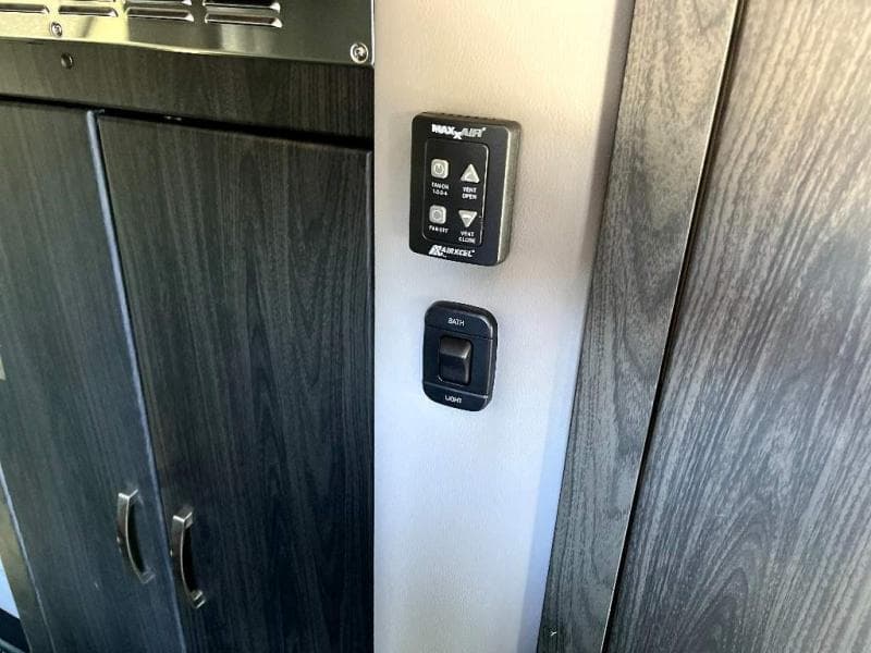 2025 Midwest Automotive Designs 2025 Midwest Automotive Designs Legend - thumbnail 25