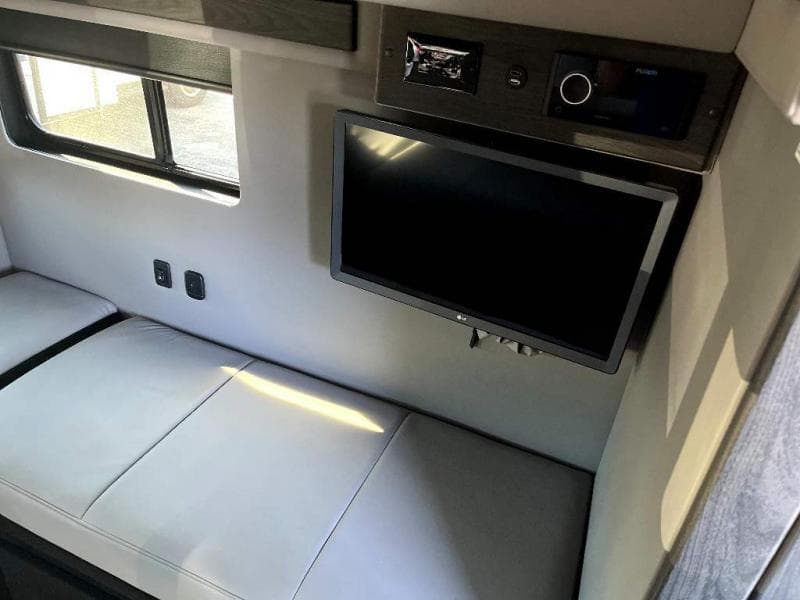 2025 Midwest Automotive Designs 2025 Midwest Automotive Designs Legend - thumbnail 28