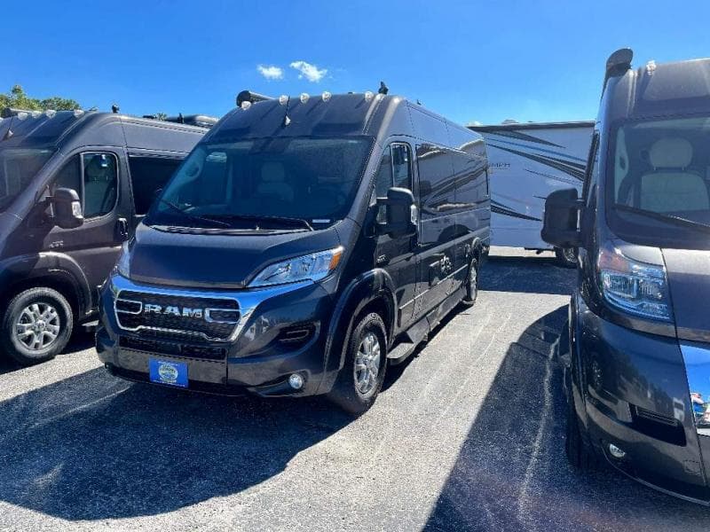 2025 Midwest Automotive Designs 2025 Midwest Automotive Designs Legend - thumbnail 4