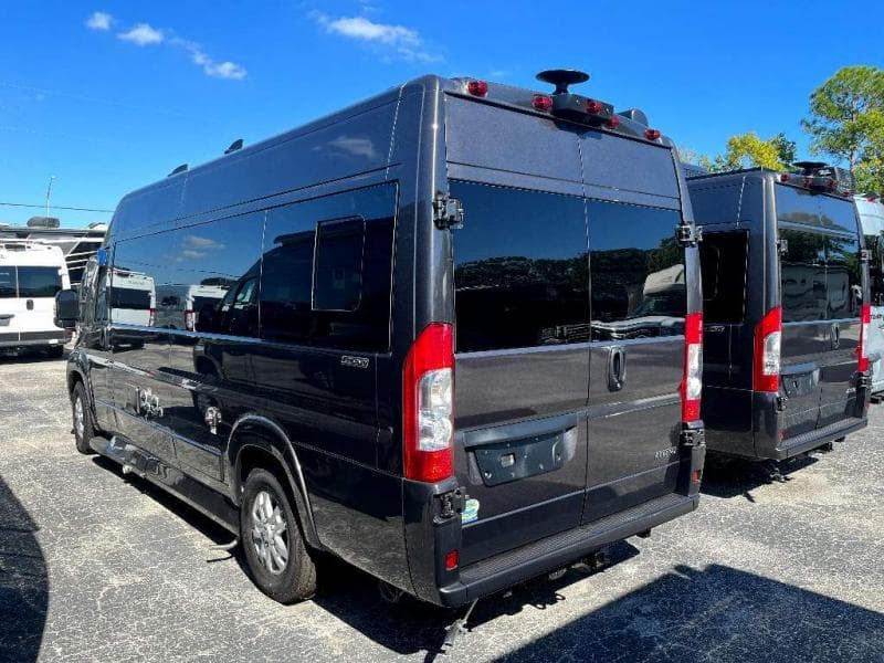 2025 Midwest Automotive Designs 2025 Midwest Automotive Designs Legend - thumbnail 6