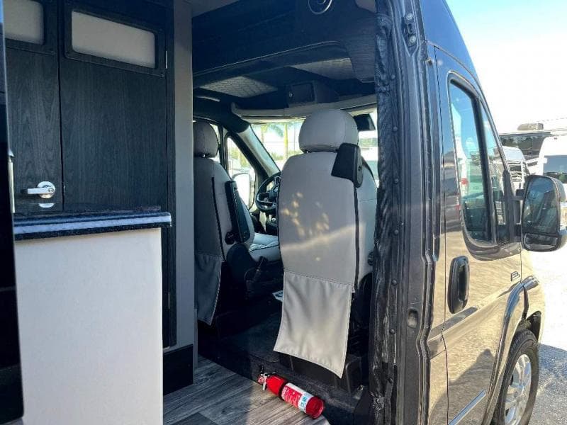 2025 Midwest Automotive Designs 2025 Midwest Automotive Designs Legend - thumbnail 9