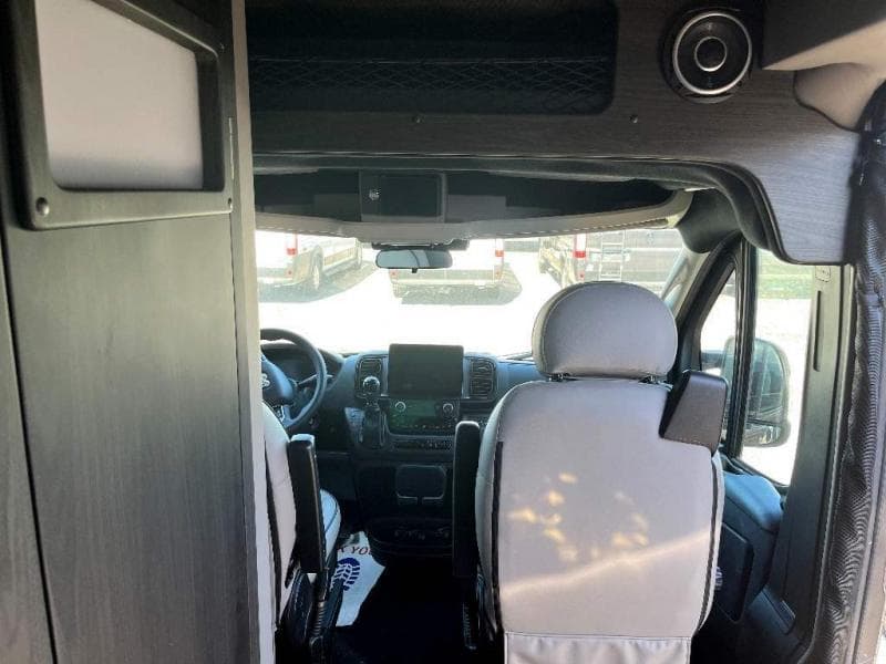 2025 Midwest Automotive Designs 2025 Midwest Automotive Designs Legend - thumbnail 10