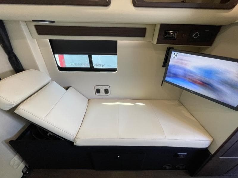 2025 Midwest Automotive Designs 2025 Midwest Automotive Designs Legend - thumbnail 22