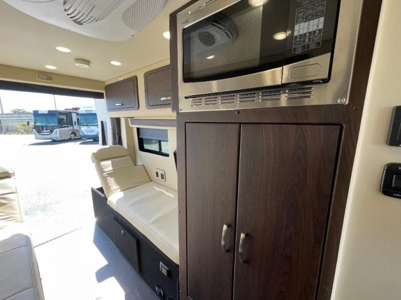 2025 Midwest Automotive Designs 2025 Midwest Automotive Designs Legend - thumbnail 9