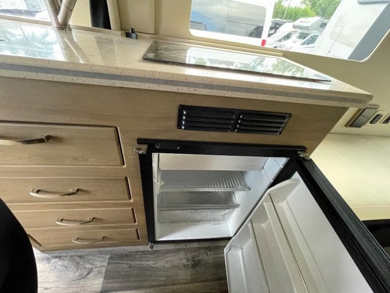 2025 Midwest Automotive Designs 2025 Midwest Automotive Designs Legend - thumbnail 12