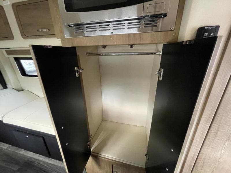 2025 Midwest Automotive Designs 2025 Midwest Automotive Designs Legend - thumbnail 15