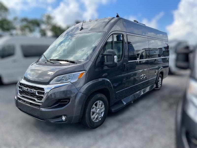 2025 Midwest Automotive Designs 2025 Midwest Automotive Designs Legend - thumbnail 4