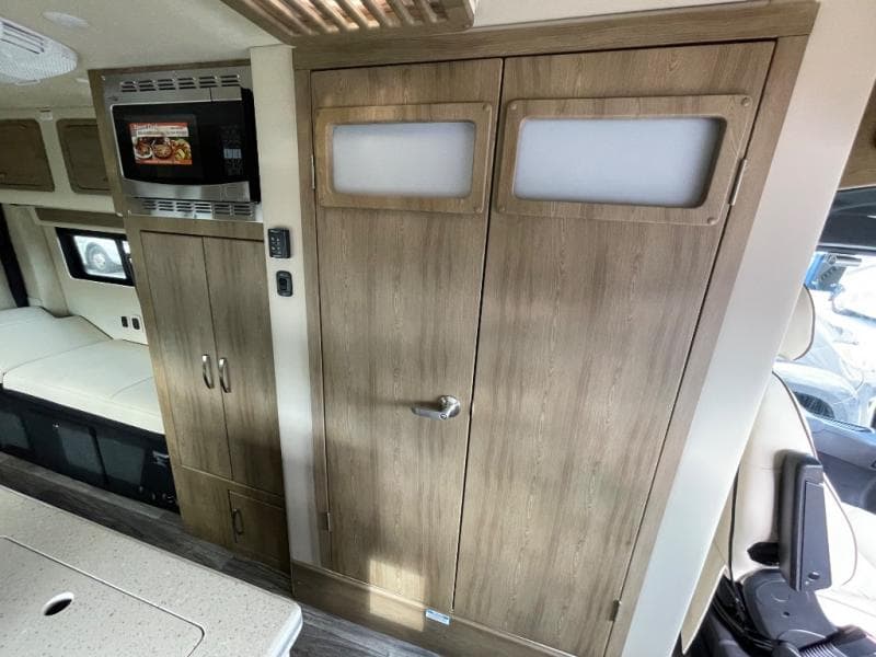 2025 Midwest Automotive Designs 2025 Midwest Automotive Designs Legend - thumbnail 8