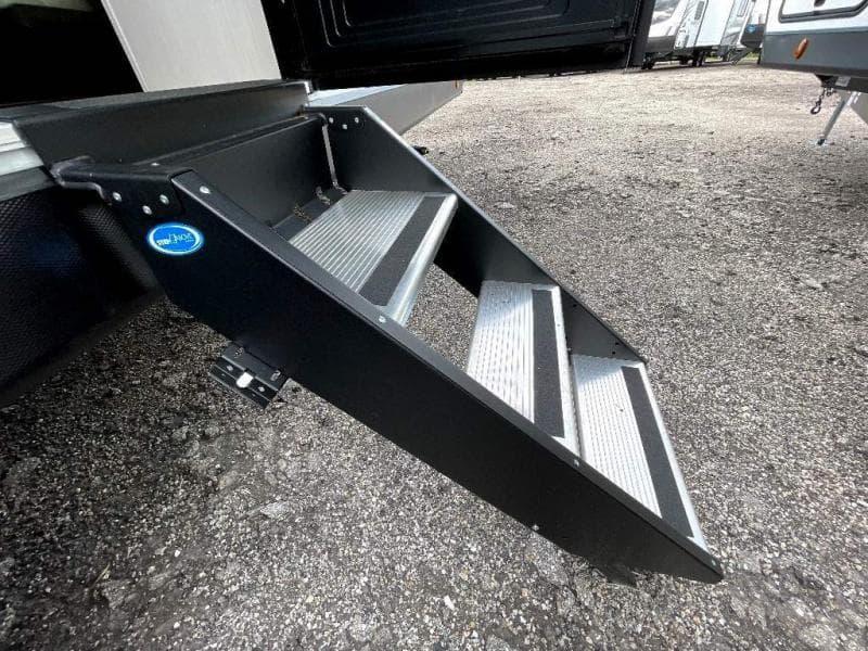 2024 Venture RV 2024 Venture RV SportTrek - thumbnail 11