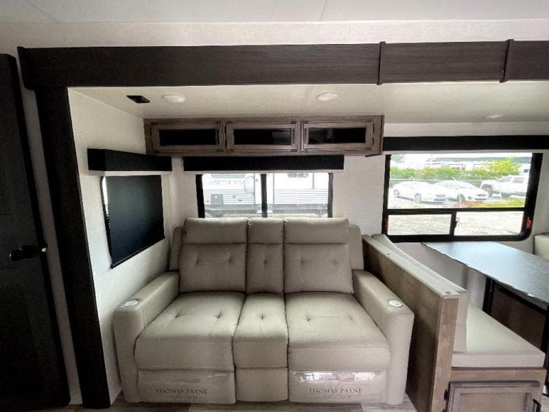 2024 Venture RV 2024 Venture RV SportTrek - thumbnail 15