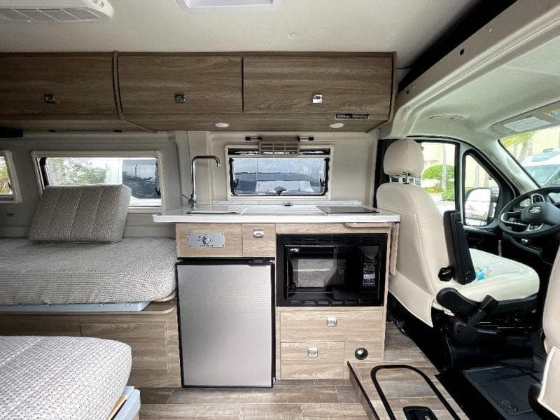 2024 Winnebago 2024 Winnebago Travato - thumbnail 15