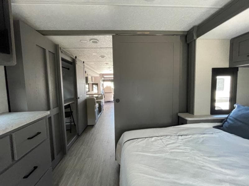 2024 Coachmen 2024 Coachmen Pursuit - thumbnail 39