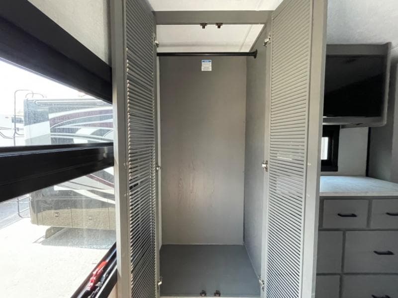 2024 Coachmen 2024 Coachmen Pursuit - thumbnail 40