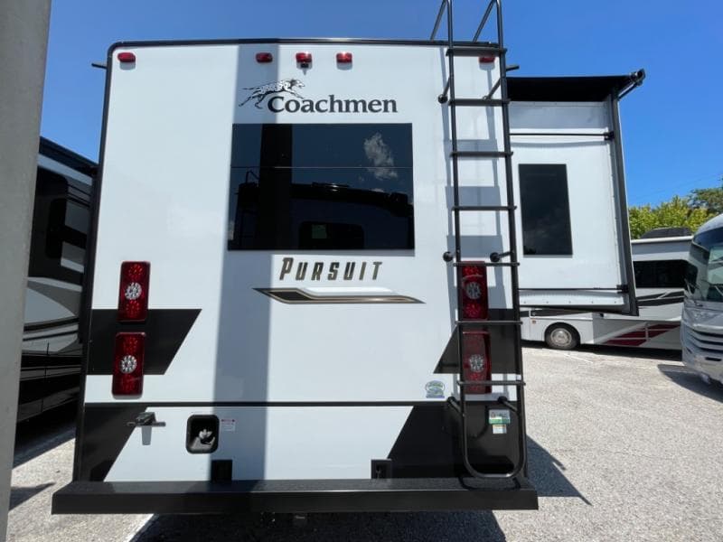 2024 Coachmen 2024 Coachmen Pursuit - thumbnail 6