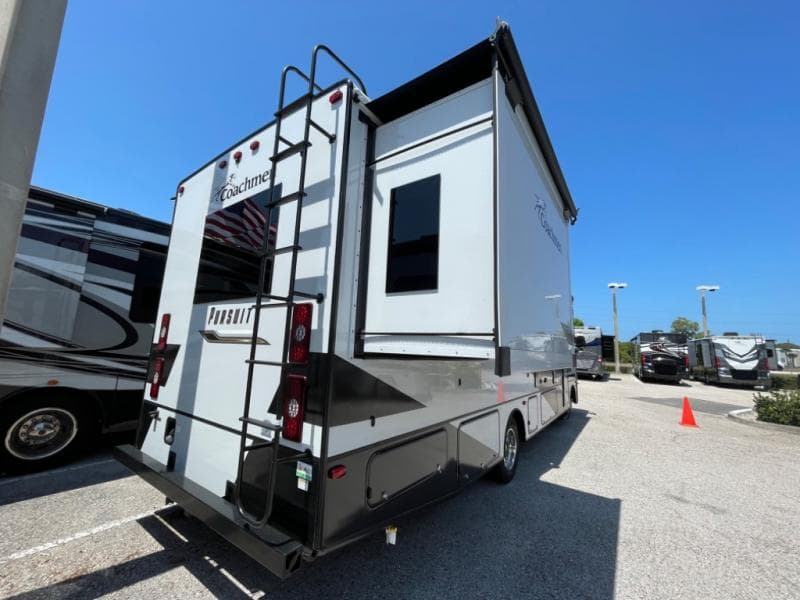 2024 Coachmen 2024 Coachmen Pursuit - thumbnail 7