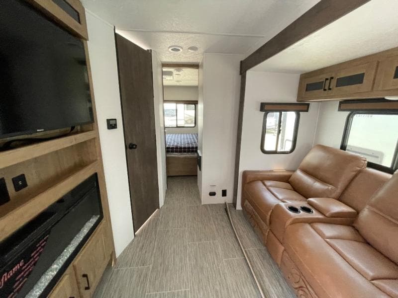 2024 Coachmen 2024 Coachmen Freedom Express - thumbnail 25