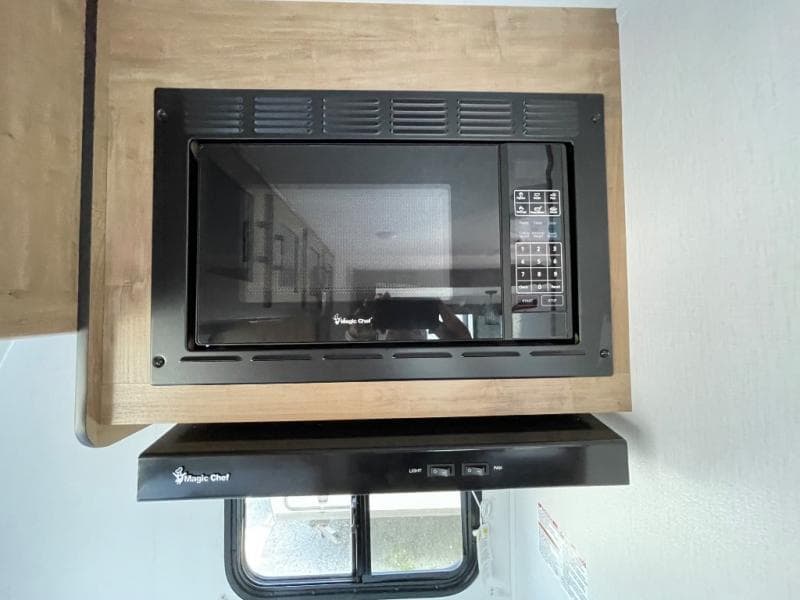 2024 Coachmen 2024 Coachmen Freedom Express - thumbnail 30