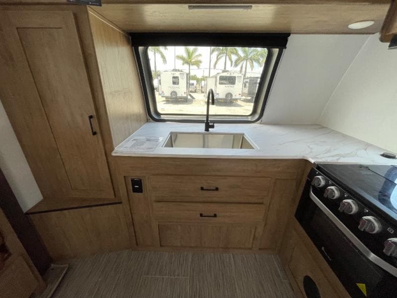 2024 Coachmen 2024 Coachmen Freedom Express - thumbnail 33