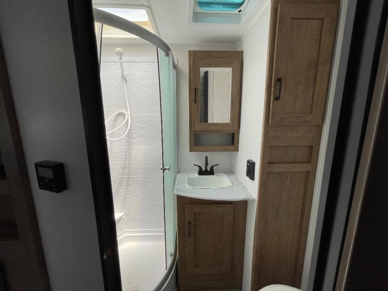 2024 Coachmen 2024 Coachmen Freedom Express - thumbnail 39