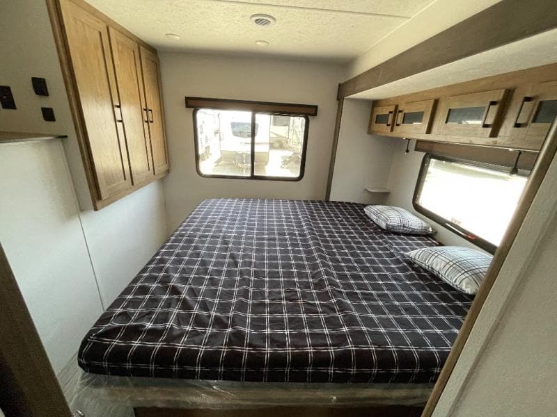 2024 Coachmen 2024 Coachmen Freedom Express - thumbnail 42