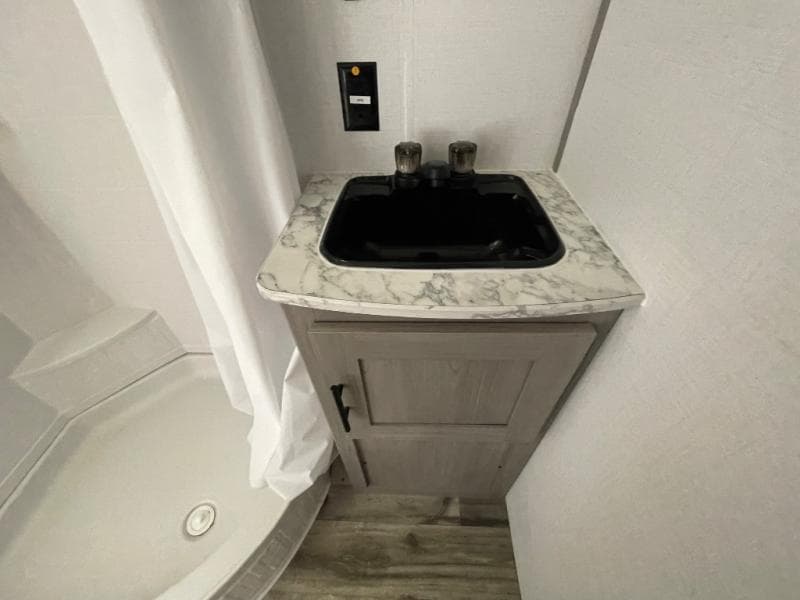 2024 Dutchmen 2024 Dutchmen Coleman - thumbnail 35