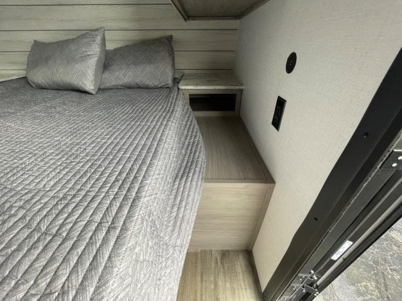 2024 Dutchmen 2024 Dutchmen Coleman - thumbnail 44