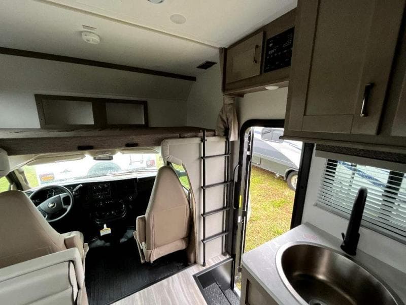 2024 Gulf Stream 2024 Gulf Stream Conquest - thumbnail 25