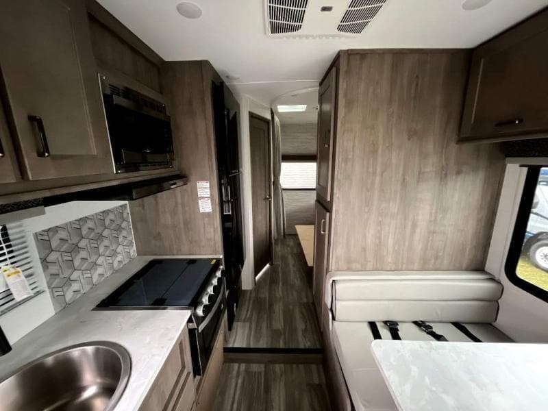 2024 Gulf Stream 2024 Gulf Stream Conquest - thumbnail 26