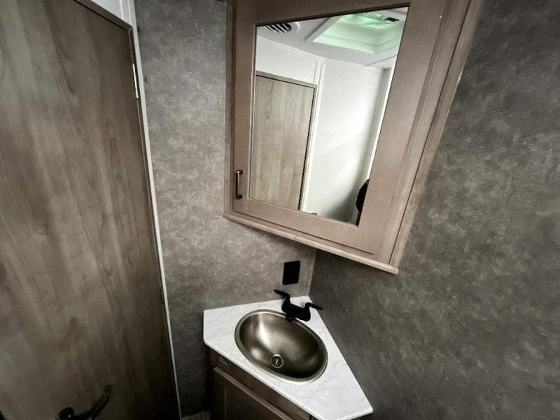 2024 Gulf Stream 2024 Gulf Stream Conquest - thumbnail 31