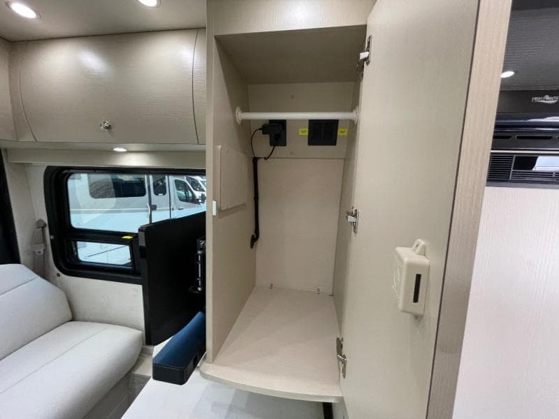 2024 Pleasure-Way 2024 Pleasure-Way Plateau - thumbnail 26