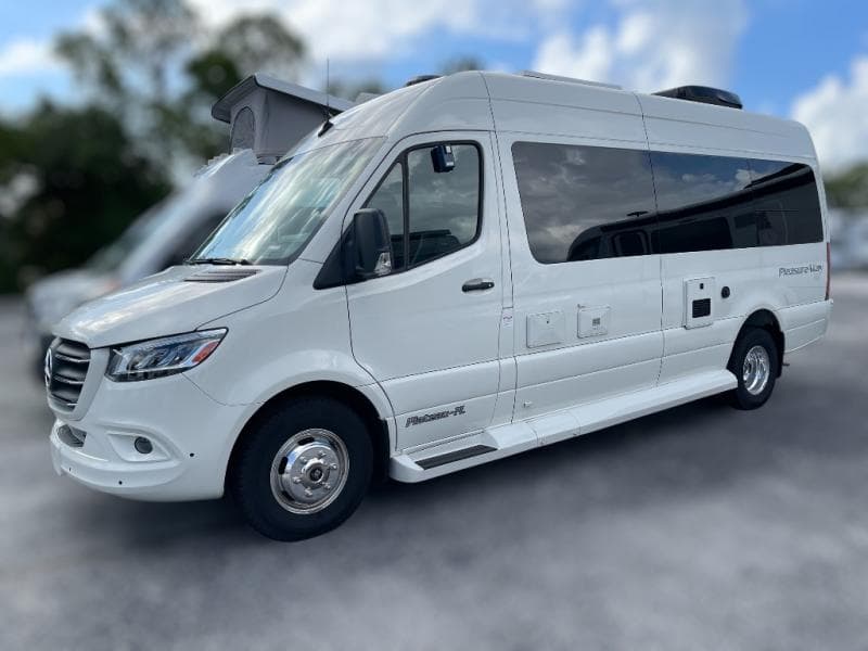 2024 Pleasure-Way 2024 Pleasure-Way Plateau - thumbnail 4