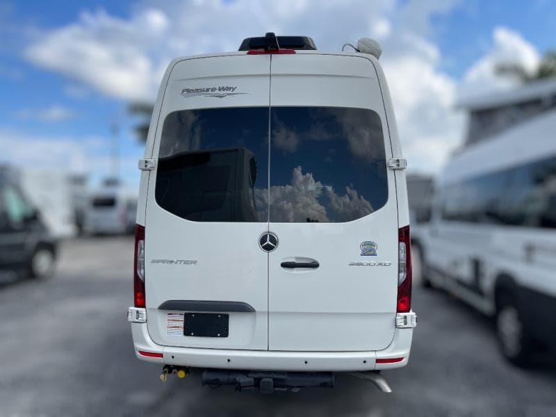 2024 Pleasure-Way 2024 Pleasure-Way Plateau - thumbnail 5