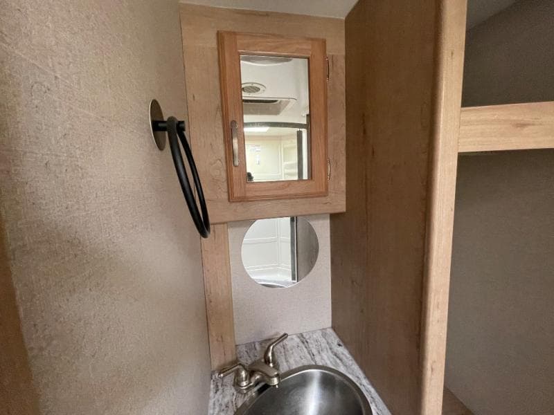 2020 Winnebago 2020 Winnebago Micro Minnie - thumbnail 30