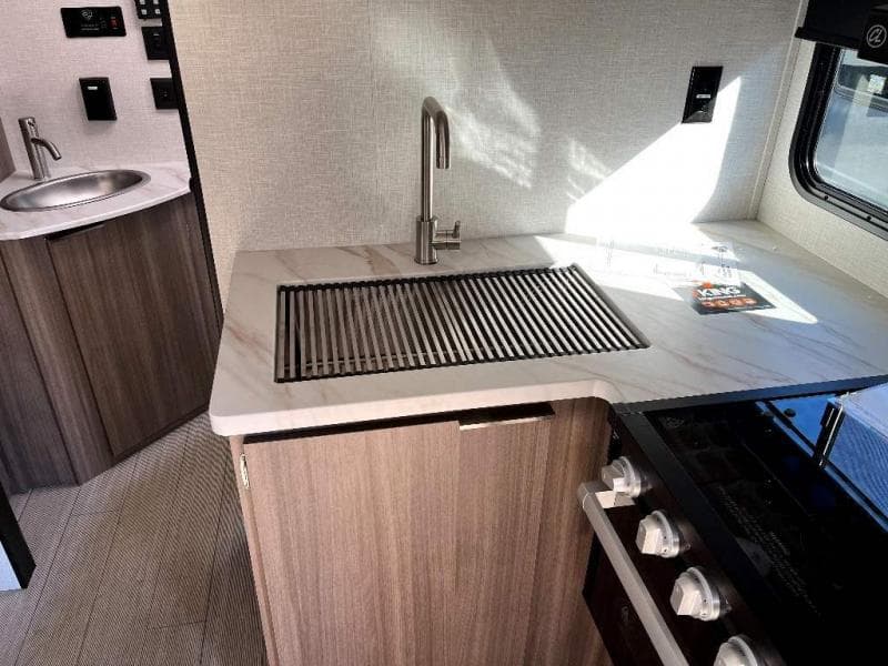 2024 Venture RV 2024 Venture RV Sonic - thumbnail 24