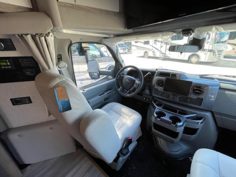 2024 Phoenix USA 2024 Phoenix USA Phoenix Cruiser - thumbnail 16