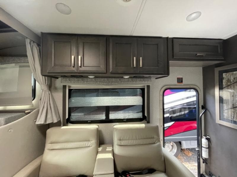 2024 Thor Motor Coach 2024 Thor Motor Coach Omni Trail - thumbnail 15