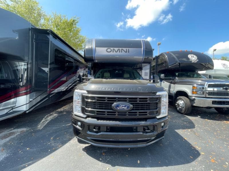 2024 Thor Motor Coach 2024 Thor Motor Coach Omni Trail - thumbnail 3