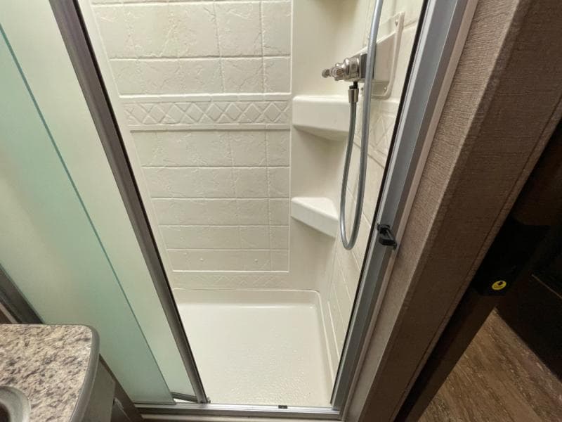 2019 Thor Motor Coach 2019 Thor Motor Coach Hurricane - thumbnail 29