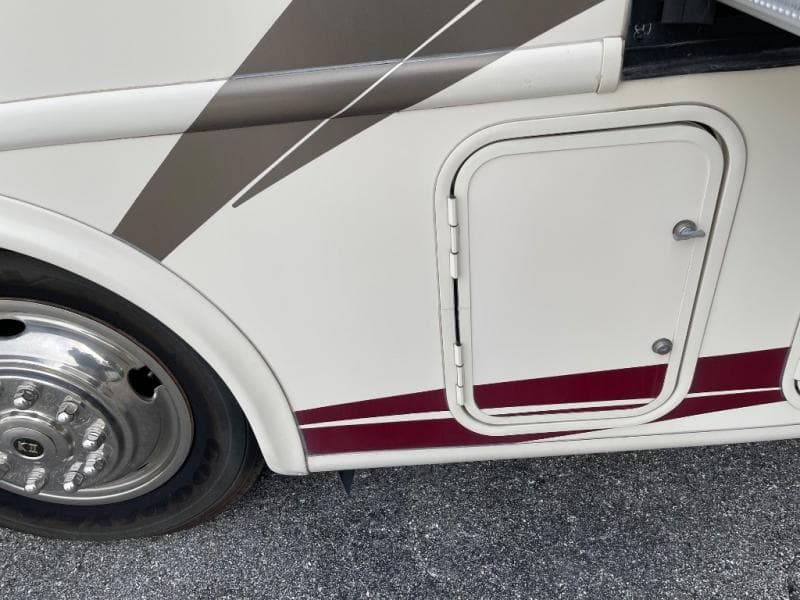 2019 Thor Motor Coach 2019 Thor Motor Coach Hurricane - thumbnail 57